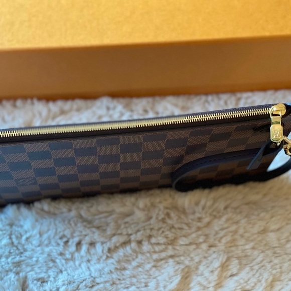 Authentic Louis Vuitton NEW damier ebene Neverfull GM pouch - Picture 12 of 12